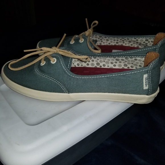 Vans - Picture 2 of 4